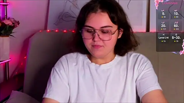 Snapshot of chatting on October 13, 2025, 9:11 am online show from October 13, 2025, 9:11 am