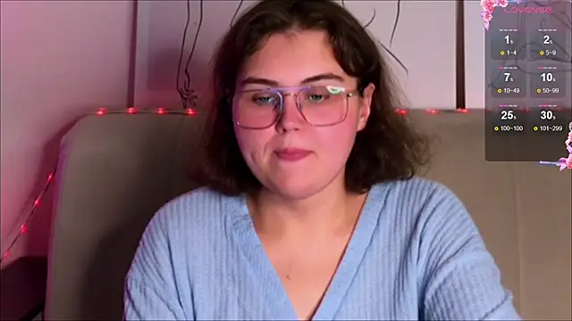 Snapshot of chatting on September 28, 2025, 12:45 pm online show from September 28, 2025, 12:45 pm