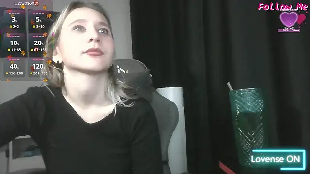 Snapshot of ChristinaFivePlus chatting on October 10, 2025, 6:20 pm ChristinaFivePlus online show from October 10, 2025, 6:20 pm