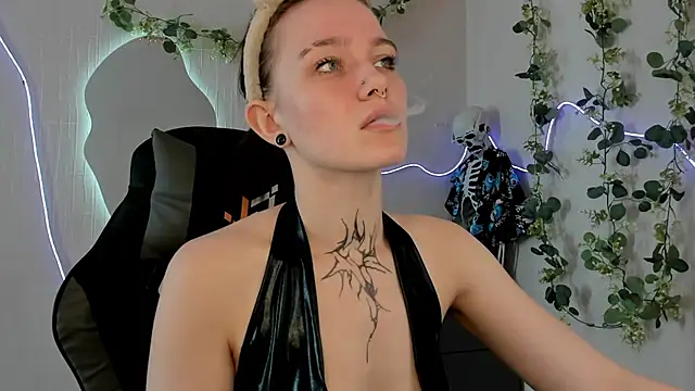 Snapshot of Elastikisss chatting on May 4, 2026, 9:23 am Elastikisss online show from May 4, 2026, 9:23 am