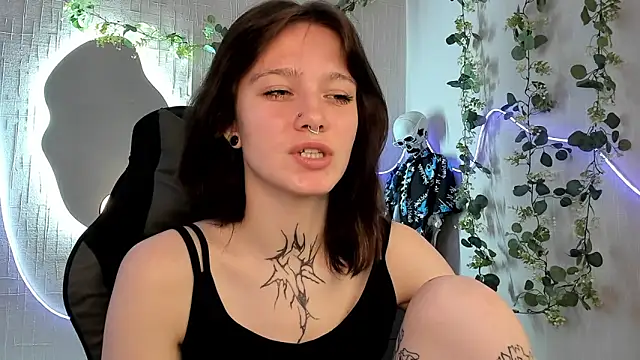 Snapshot of Elastikisss chatting on April 15, 2026, 7:36 am Elastikisss online show from April 15, 2026, 7:36 am