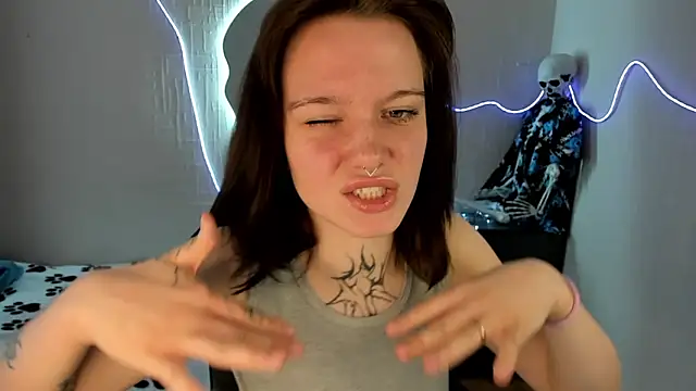 Snapshot of Elastikisss chatting on April 5, 2026, 7:26 am Elastikisss online show from April 5, 2026, 7:26 am