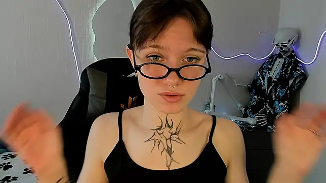 Snapshot of Elastikisss chatting on April 2, 2026, 6:42 am Elastikisss online show from April 2, 2026, 6:42 am