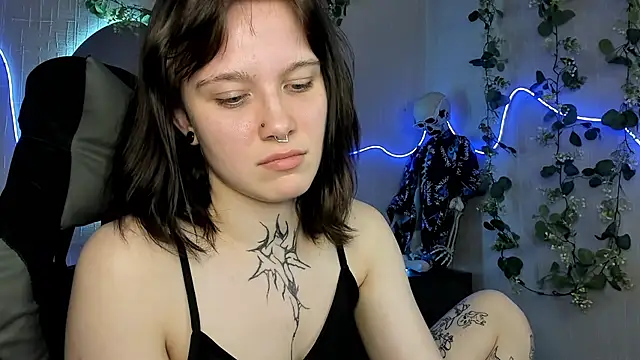 Snapshot of Elastikisss chatting on April 11, 2026, 8:23 pm Elastikisss online show from April 11, 2026, 8:23 pm