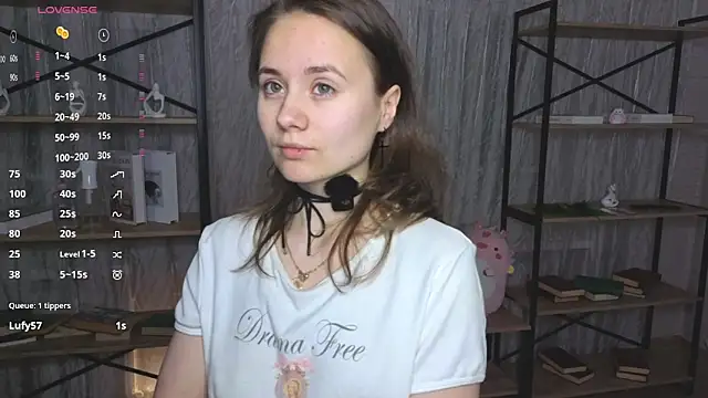 Snapshot of Crysta1Eva_ chatting on May 28, 2026, 7:42 pm Crysta1Eva online show from May 28, 2026, 7:42 pm