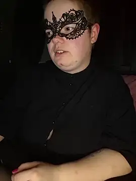 Snapshot of Katy2323 chatting on October 7, 2025, 7:37 pm Katy2323 online show from October 7, 2025, 7:37 pm