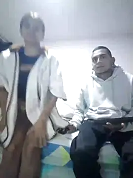 Snapshot of Carlandelli1 chatting on December 5, 2025, 3:27 am Carlandelli1 online show from December 5, 2025, 3:27 am