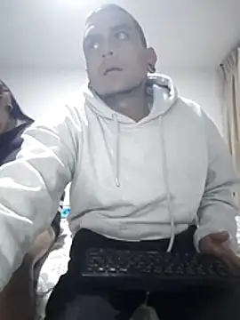 Snapshot of Carlandelli1 chatting on December 3, 2025, 3:07 am Carlandelli1 online show from December 3, 2025, 3:07 am