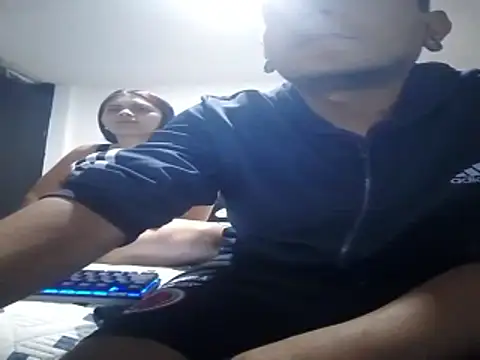 Snapshot of Carlandelli1 chatting on November 11, 2025, 1:44 am Carlandelli1 online show from November 11, 2025, 1:44 am