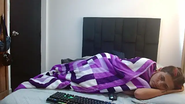 Snapshot of Carlandelli1 chatting on November 12, 2025, 4:22 pm Carlandelli1 online show from November 12, 2025, 4:22 pm