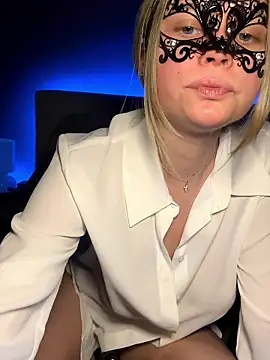 Cherrycolada online show from January 9, 2026, 10:17 pm