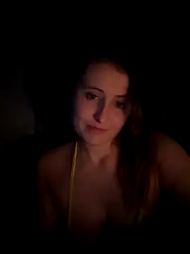 Snapshot of Ivybluexox chatting on November 4, 2025, 9:40 pm Ivybluexox online show from November 4, 2025, 9:40 pm