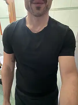 Snapshot of giovan2020 chatting on January 6, 2026, 10:14 pm giovan2020 online show from January 6, 2026, 10:14 pm