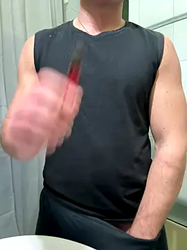 Snapshot of giovan2020 chatting on December 15, 2025, 9:20 pm giovan2020 online show from December 15, 2025, 9:20 pm