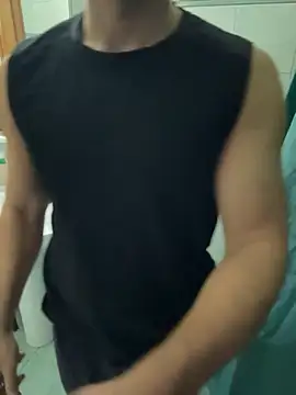 Snapshot of giovan2020 chatting on November 3, 2025, 4:10 pm giovan2020 online show from November 3, 2025, 4:10 pm