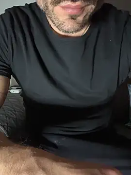 Snapshot of giovan2020 chatting on February 19, 2026, 10:40 pm giovan2020 online show from February 19, 2026, 10:40 pm