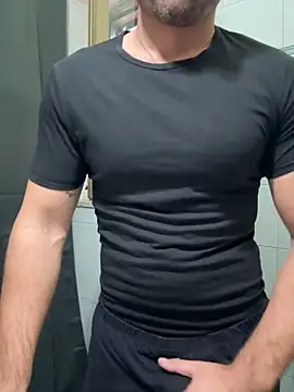 Snapshot of giovan2020 chatting on November 9, 2025, 9:02 am giovan2020 online show from November 9, 2025, 9:02 am