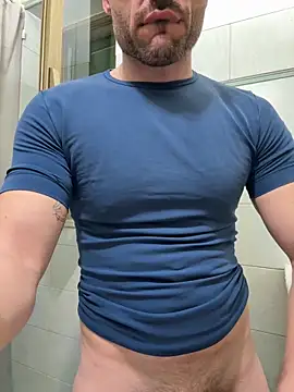 Snapshot of giovan2020 chatting on February 24, 2026, 6:25 am giovan2020 online show from February 24, 2026, 6:25 am