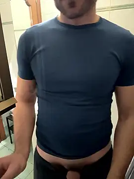 Snapshot of giovan2020 chatting on January 8, 2026, 10:05 pm giovan2020 online show from January 8, 2026, 10:05 pm