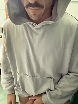 Snapshot of giovan2020 chatting on October 30, 2025, 4:37 pm giovan2020 online show from October 30, 2025, 4:37 pm