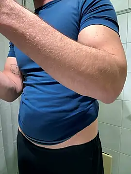 Snapshot of giovan2020 chatting on January 9, 2026, 10:06 pm giovan2020 online show from January 9, 2026, 10:06 pm