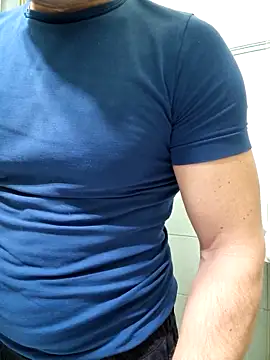 Snapshot of giovan2020 chatting on February 3, 2026, 10:37 pm giovan2020 online show from February 3, 2026, 10:37 pm