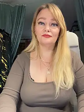 Snapshot of Sweet-blonde chatting on April 29, 2026, 5:30 pm Sweet-blonde online show from April 29, 2026, 5:30 pm