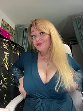 Snapshot of Sweet-blonde chatting on June 3, 2026, 9:41 pm Sweet-blonde online show from June 3, 2026, 9:41 pm