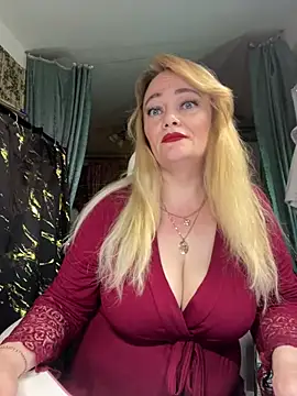 Snapshot of Sweet-blonde chatting on May 5, 2026, 7:17 pm Sweet-blonde online show from May 5, 2026, 7:17 pm