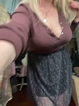 Sweet-blonde online show from February 1, 2026, 9:02 pm