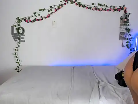 michell anyeli online show from September 28, 2025, 11:44 pm