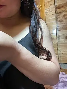 violet-00 online show from May 28, 2026, 2:52 am