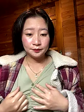 violet-00 online show from December 14, 2025, 9:04 am