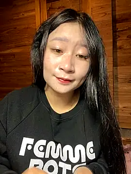 violet-00 online show from November 23, 2025, 1:37 am