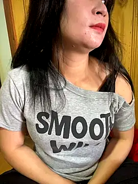 violet-00 online show from October 2, 2025, 1:53 am