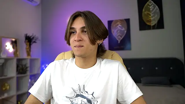 CleoStringer online show from September 22, 2025, 5:46 am