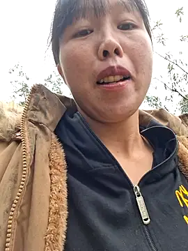 Snapshot of helenzz chatting on October 24, 2025, 6:56 am helenzz online show from October 24, 2025, 6:56 am