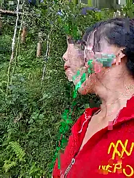 Snapshot of helenzz chatting on October 30, 2025, 1:59 am helenzz online show from October 30, 2025, 1:59 am