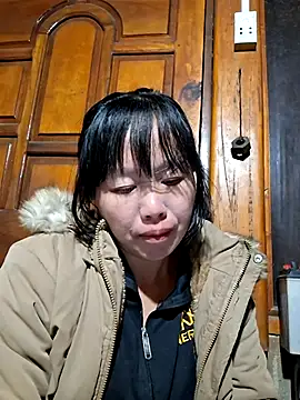 Snapshot of helenzz chatting on November 20, 2025, 12:39 pm helenzz online show from November 20, 2025, 12:39 pm