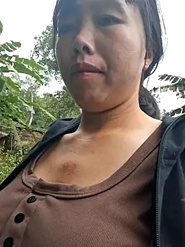 Snapshot of helenzz chatting on October 26, 2025, 5:41 am helenzz online show from October 26, 2025, 5:41 am