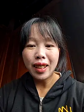 Snapshot of helenzz chatting on December 4, 2025, 12:53 am helenzz online show from December 4, 2025, 12:53 am