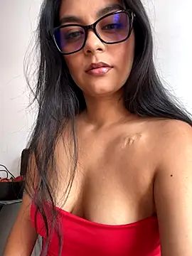 Snapshot of Selene_Wings22 chatting on October 31, 2025, 5:53 pm Selene Wings22 online show from October 31, 2025, 5:53 pm