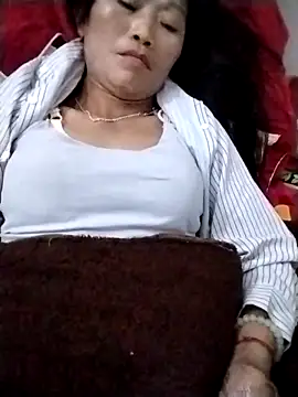 abigail-00 online show from November 14, 2025, 9:29 pm