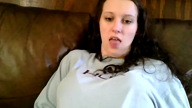 brunettebabexo3 online show from February 28, 2026, 5:56 pm