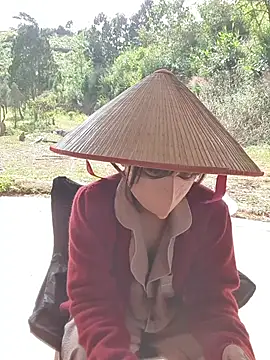 Snapshot of Helen-Tran chatting on November 30, 2025, 2:34 am Helen-Tran online show from November 30, 2025, 2:34 am