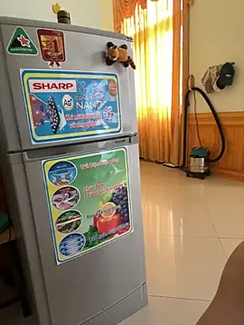 Snapshot of Helen-Tran chatting on October 4, 2025, 2:24 am Helen-Tran online show from October 4, 2025, 2:24 am