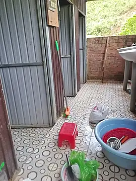 Snapshot of Helen-Tran chatting on November 25, 2025, 6:03 am Helen-Tran online show from November 25, 2025, 6:03 am