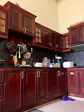 Snapshot of Helen-Tran chatting on October 6, 2025, 3:29 am Helen-Tran online show from October 6, 2025, 3:29 am