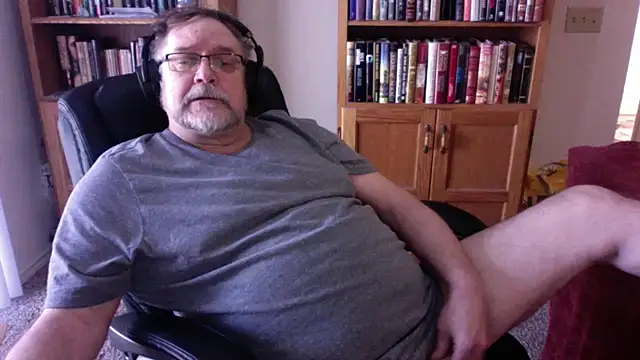 Vinyl22xh online show from March 14, 2026, 3:51 pm