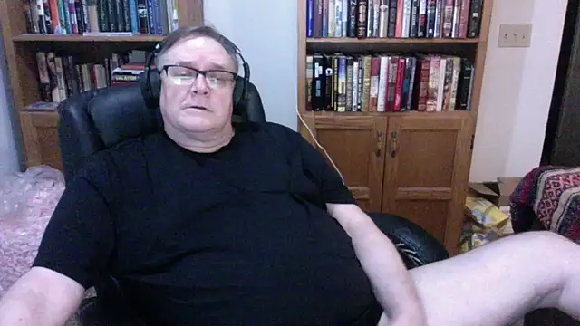 Snapshot of Vinyl22@xh chatting on May 27, 2026, 3:03 am Vinyl22xh online show from May 27, 2026, 3:03 am